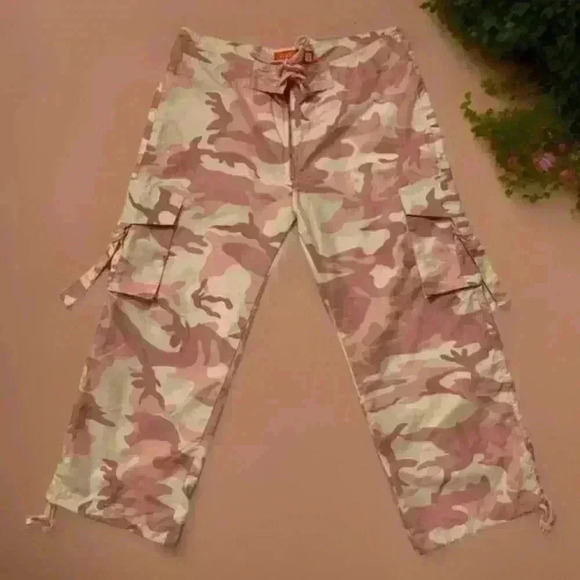 Pink/White Camo Capri - Picture 2 of 2